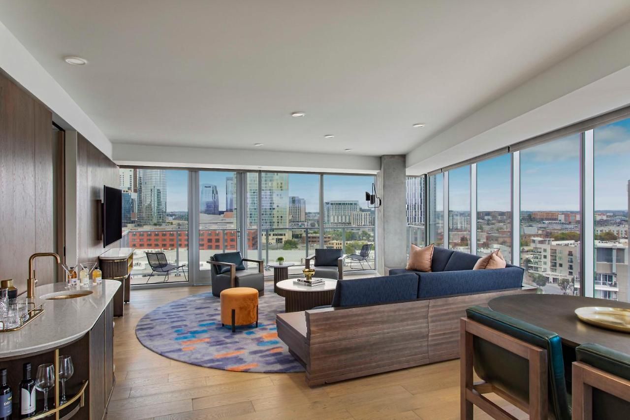 W Hotel 5*