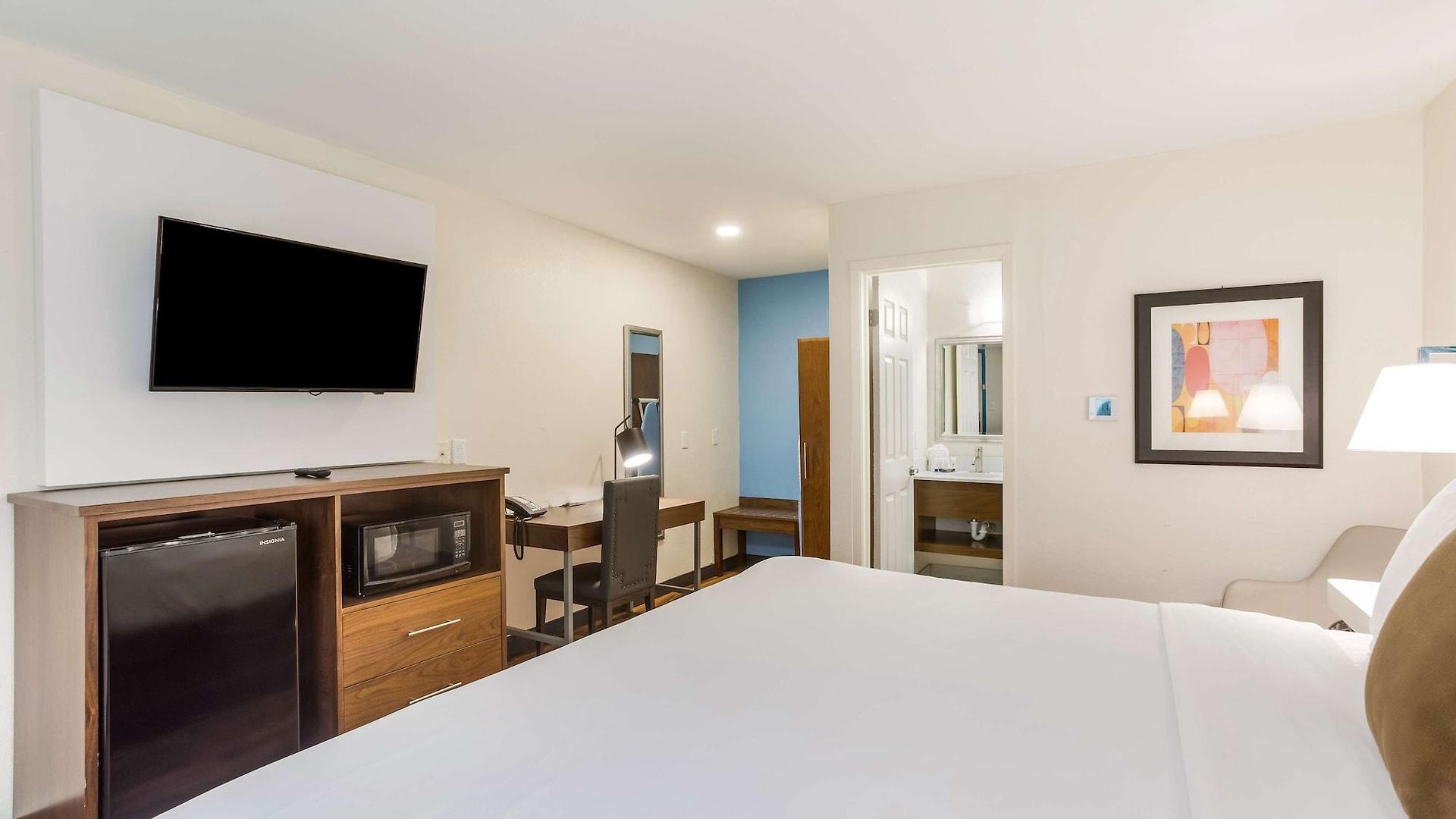 Hotel Red Lion & Airport 2*