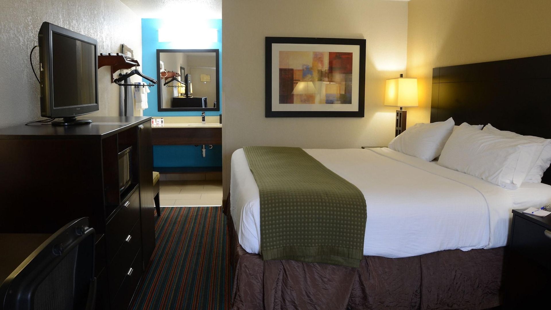 Baymont By Wyndham Airport Hotel
