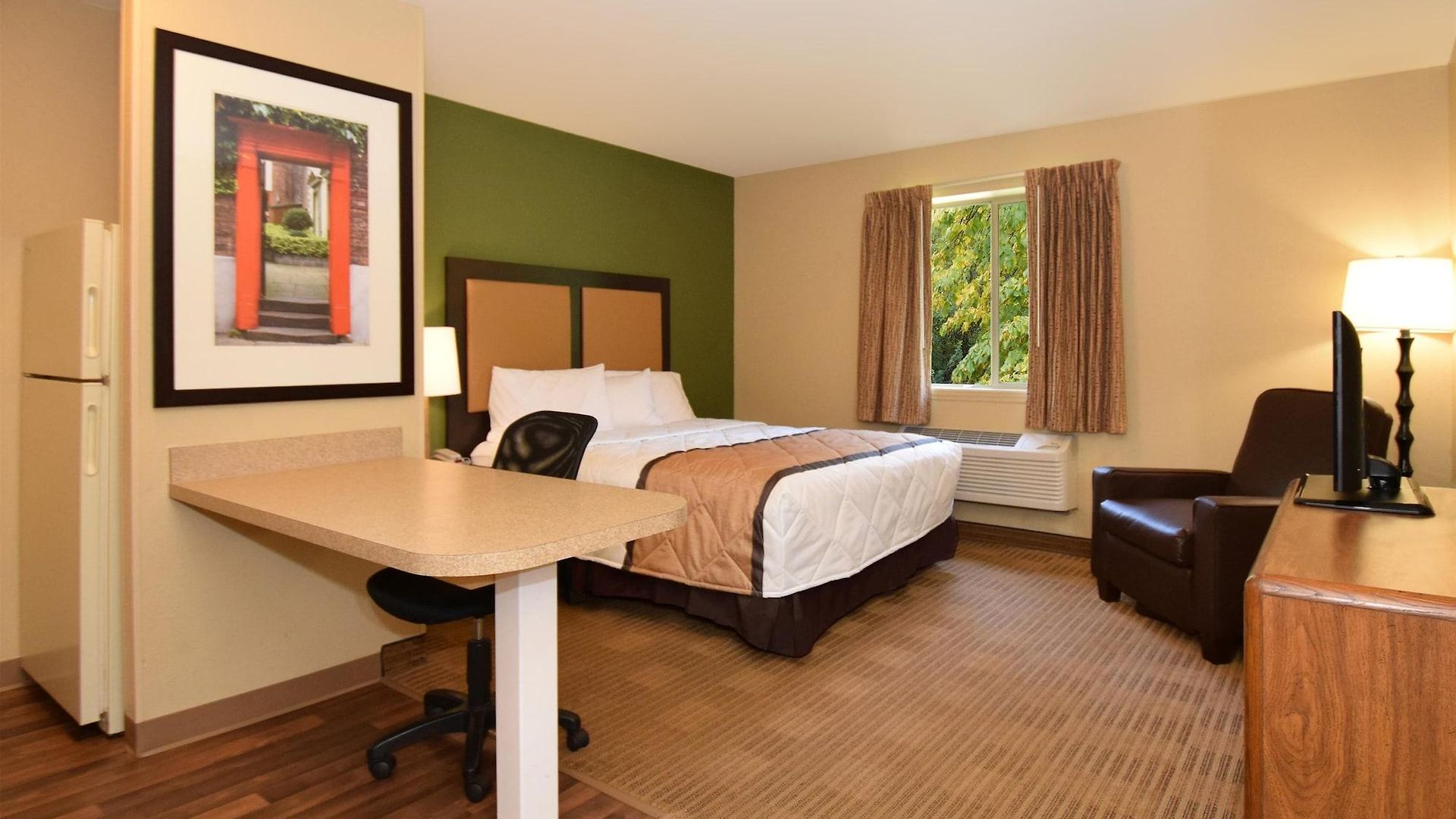 Hotel Homestay Suites 2*