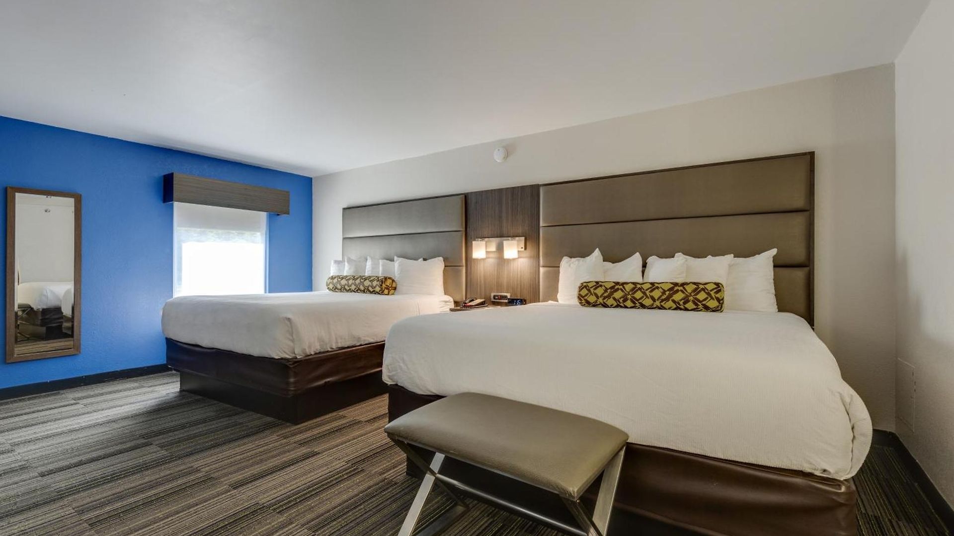 Hotel Alexis And