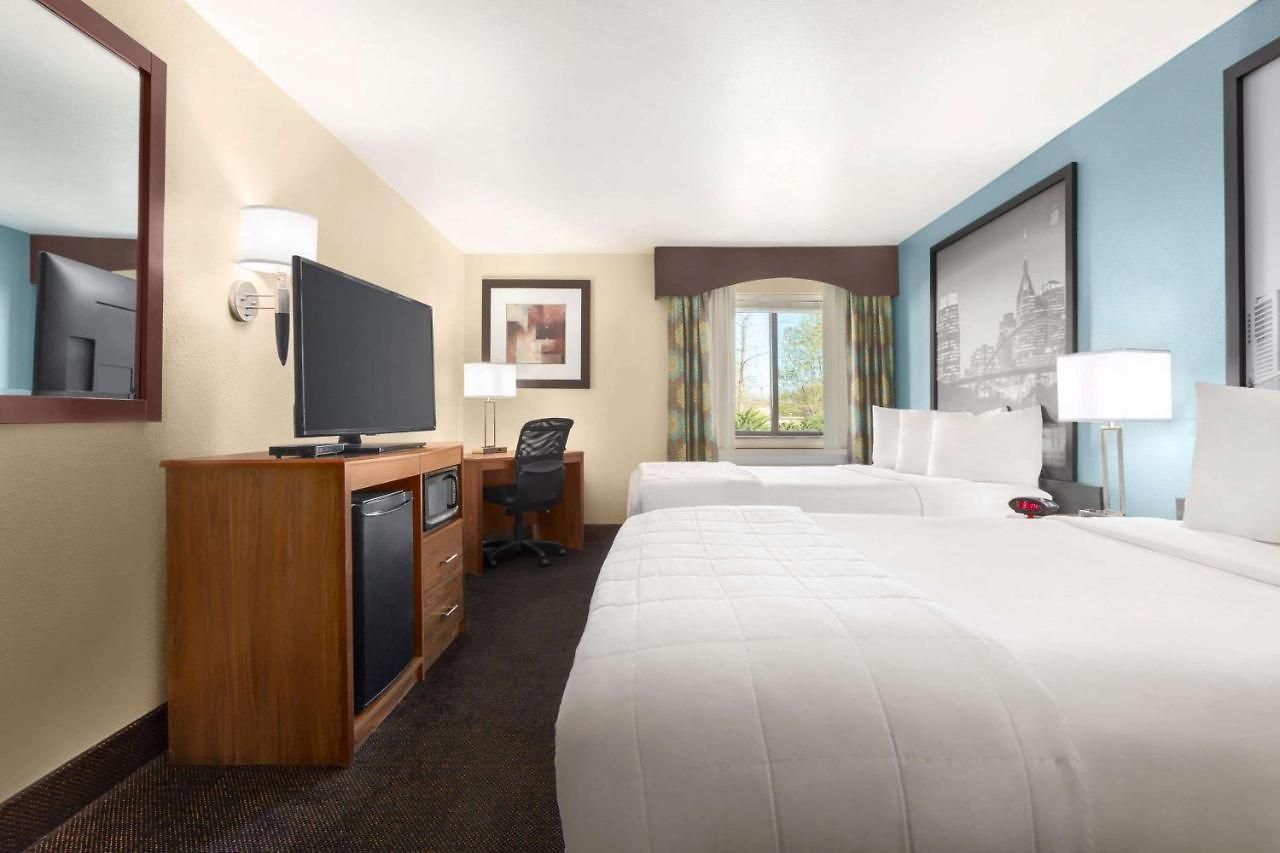 Luxe Hotel