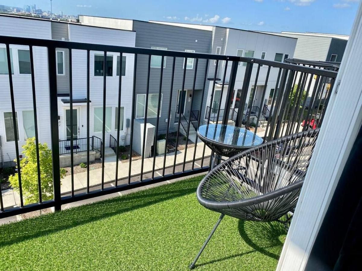 Big New And Modern With Skyline View Mural And Ping Pong * Nashville