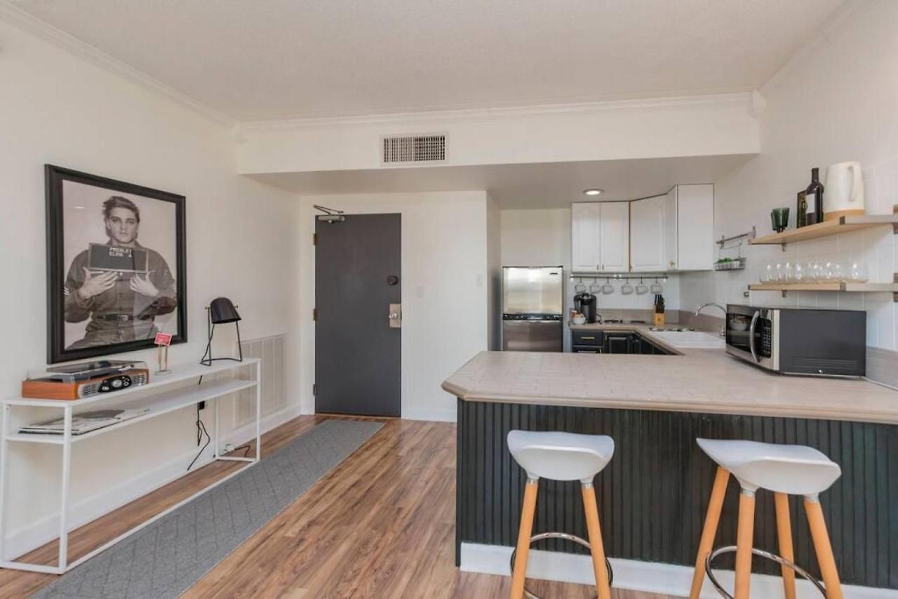 Music Row Retreat With Pool And Free Parking, Walk To Bars! *