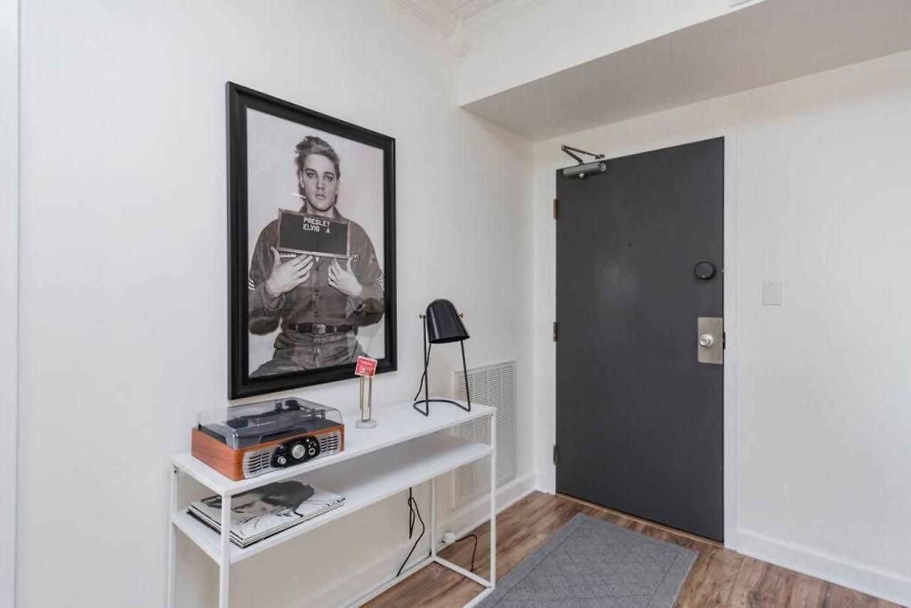 Music Row Retreat With Pool And Free Parking, Walk To Bars! Apartment *