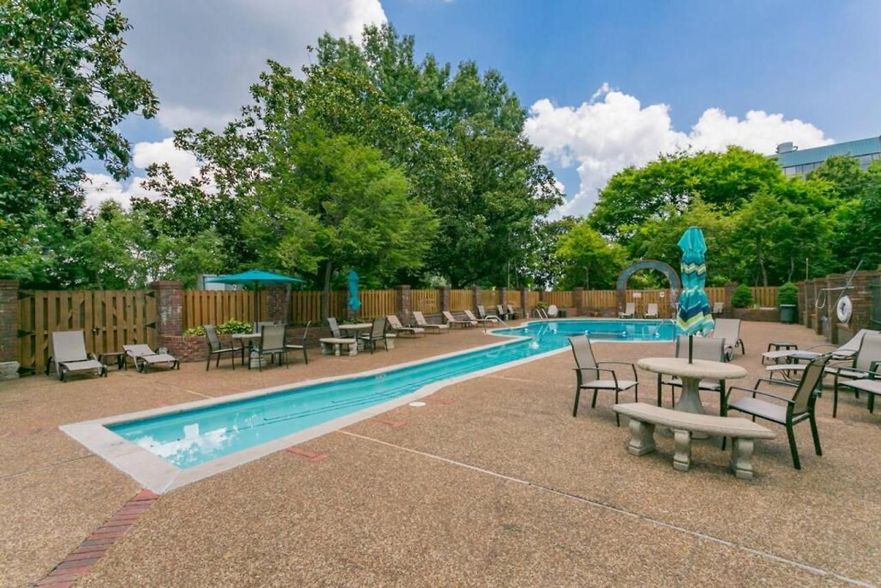 Music Row Retreat With Pool And Free Parking, Walk To Bars! Nashville