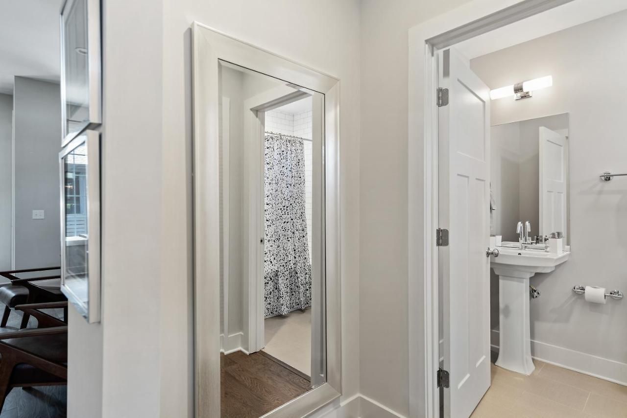 3 Bedroom Townhome In The Heart Of Nashville! Holiday home
