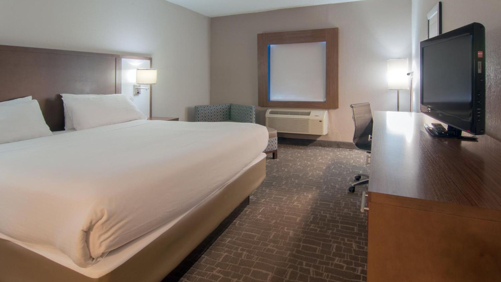 Hotel Express & Nashville-i-40 & I-24 3*