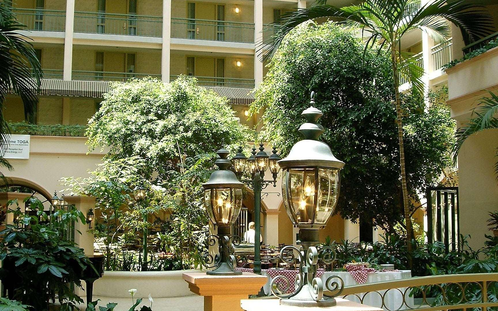Hotel Embassy By Hilton Airport