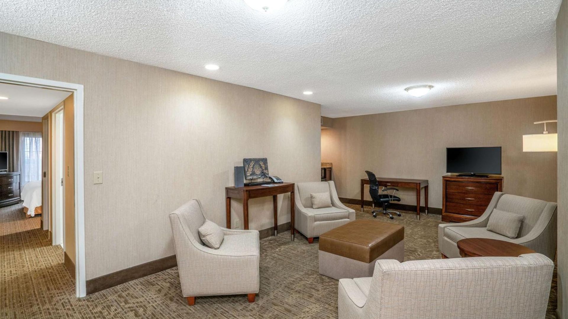 Embassy - At Vanderbilt 3*