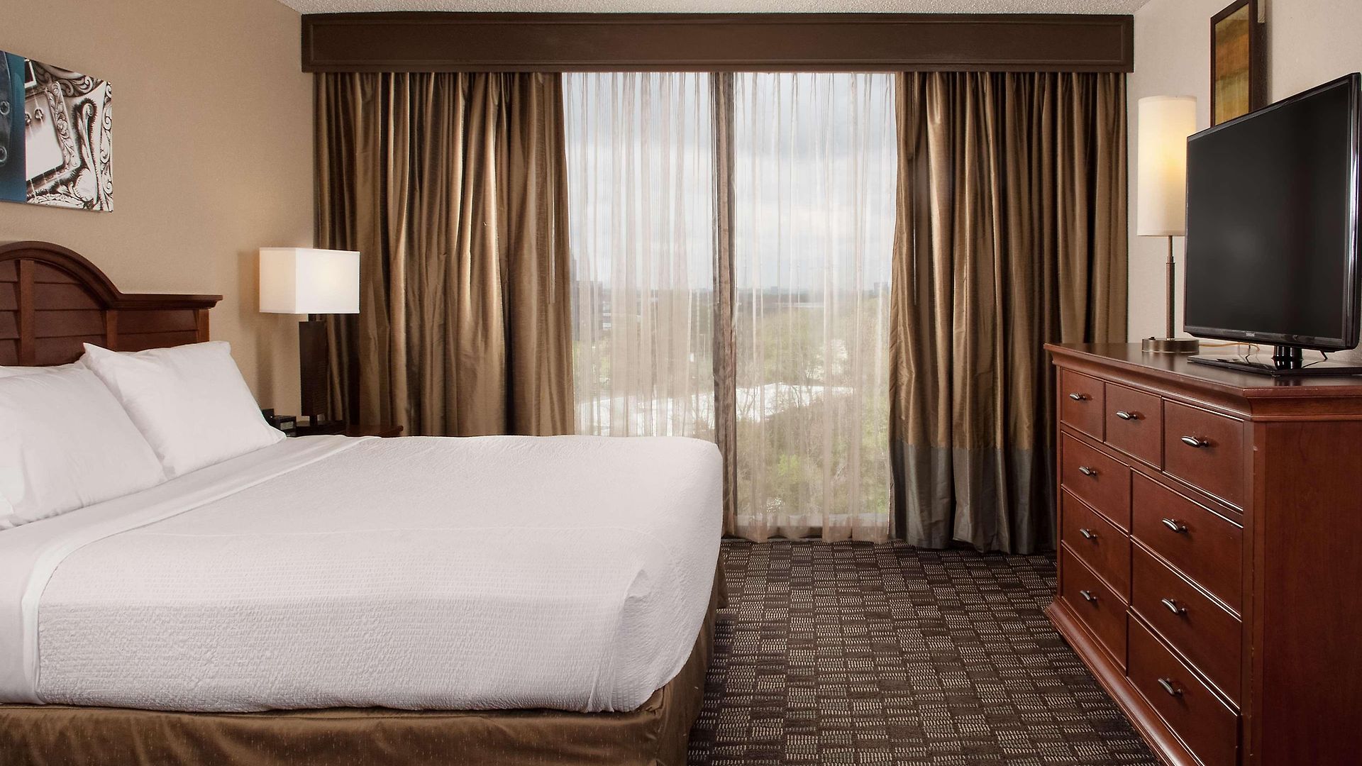 Embassy By Hilton Airport Hotel