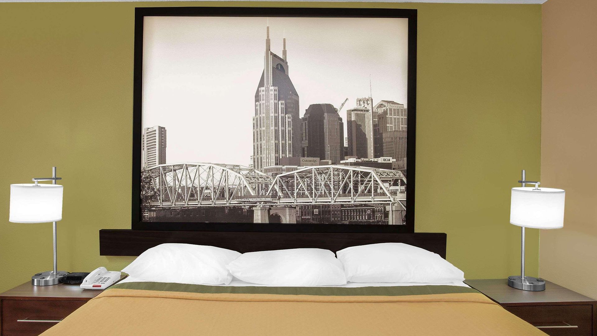 Super 8 By Wyndham West Hotel