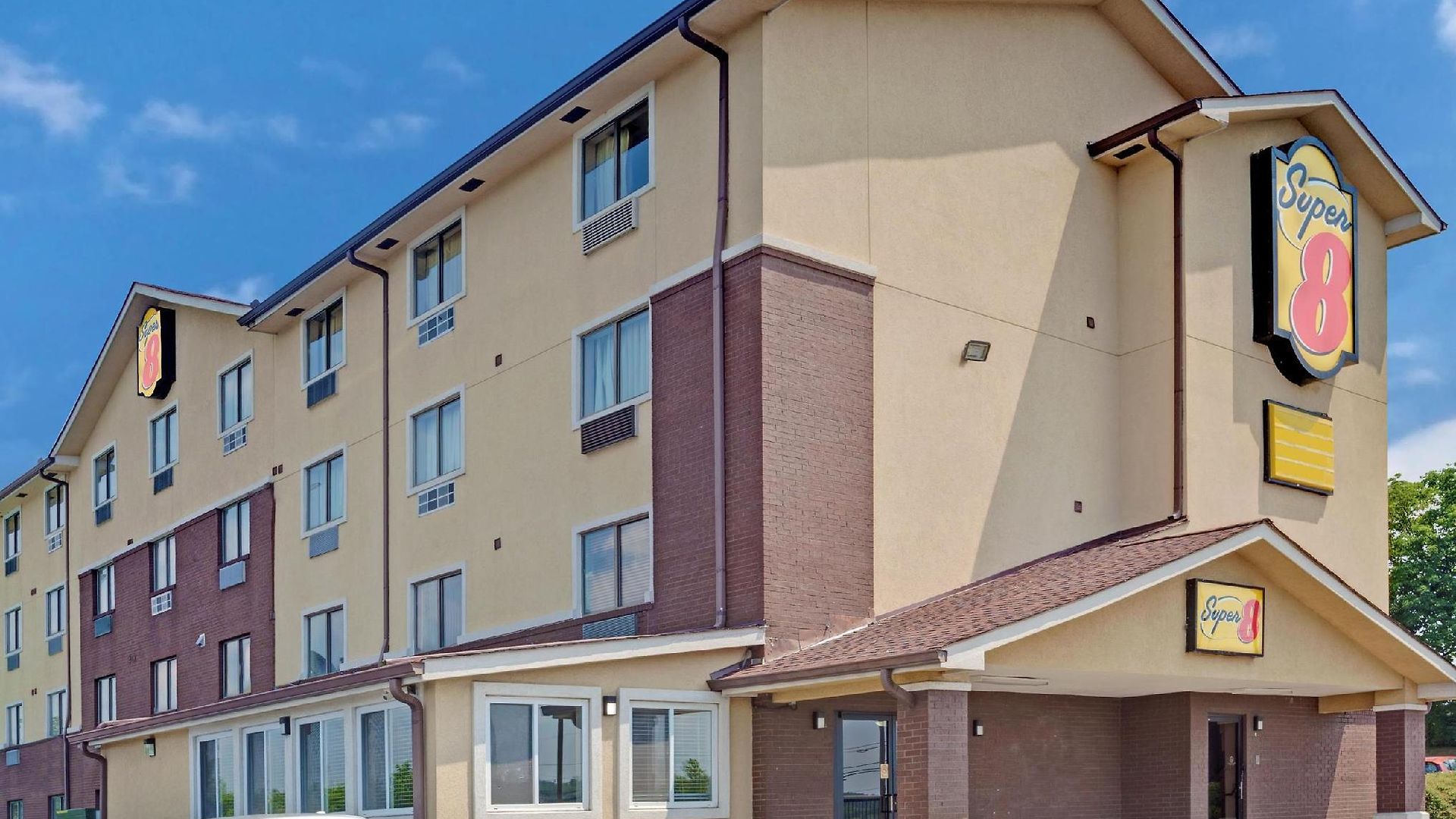 Super 8 By Wyndham Nashville/ Dntn/ Opryland Area Hotel