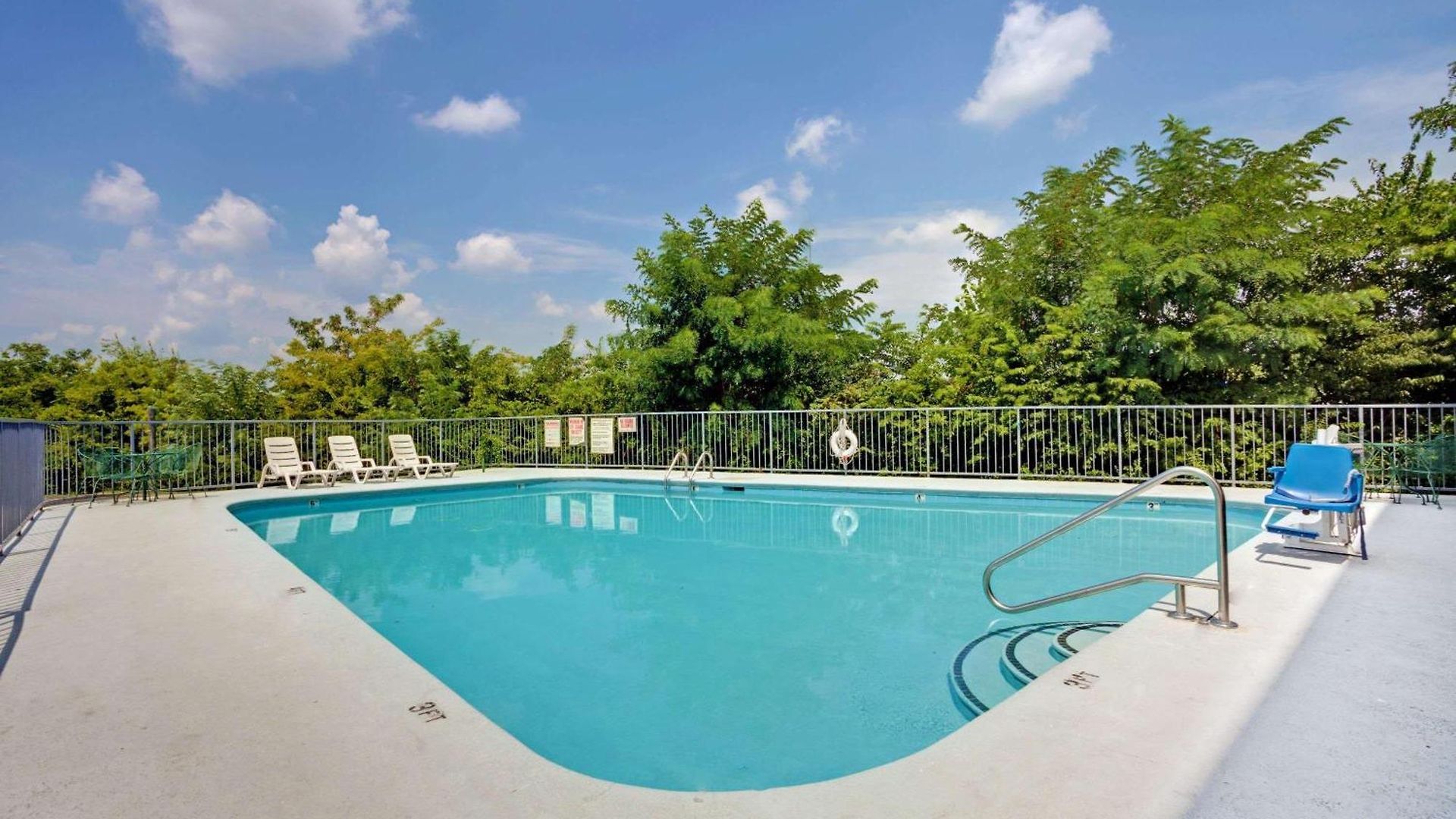 Hotel Super 8 By Wyndham Nashville/ Dntn/ Opryland Area
