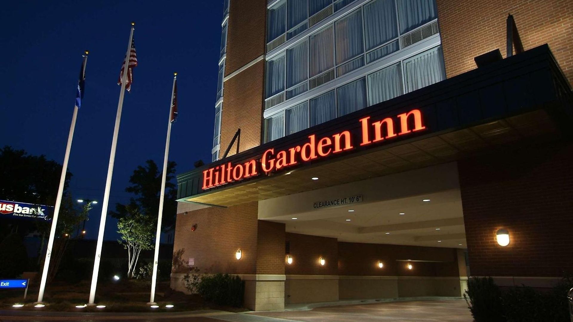 Hilton Garden Vanderbilt Hotel 3*