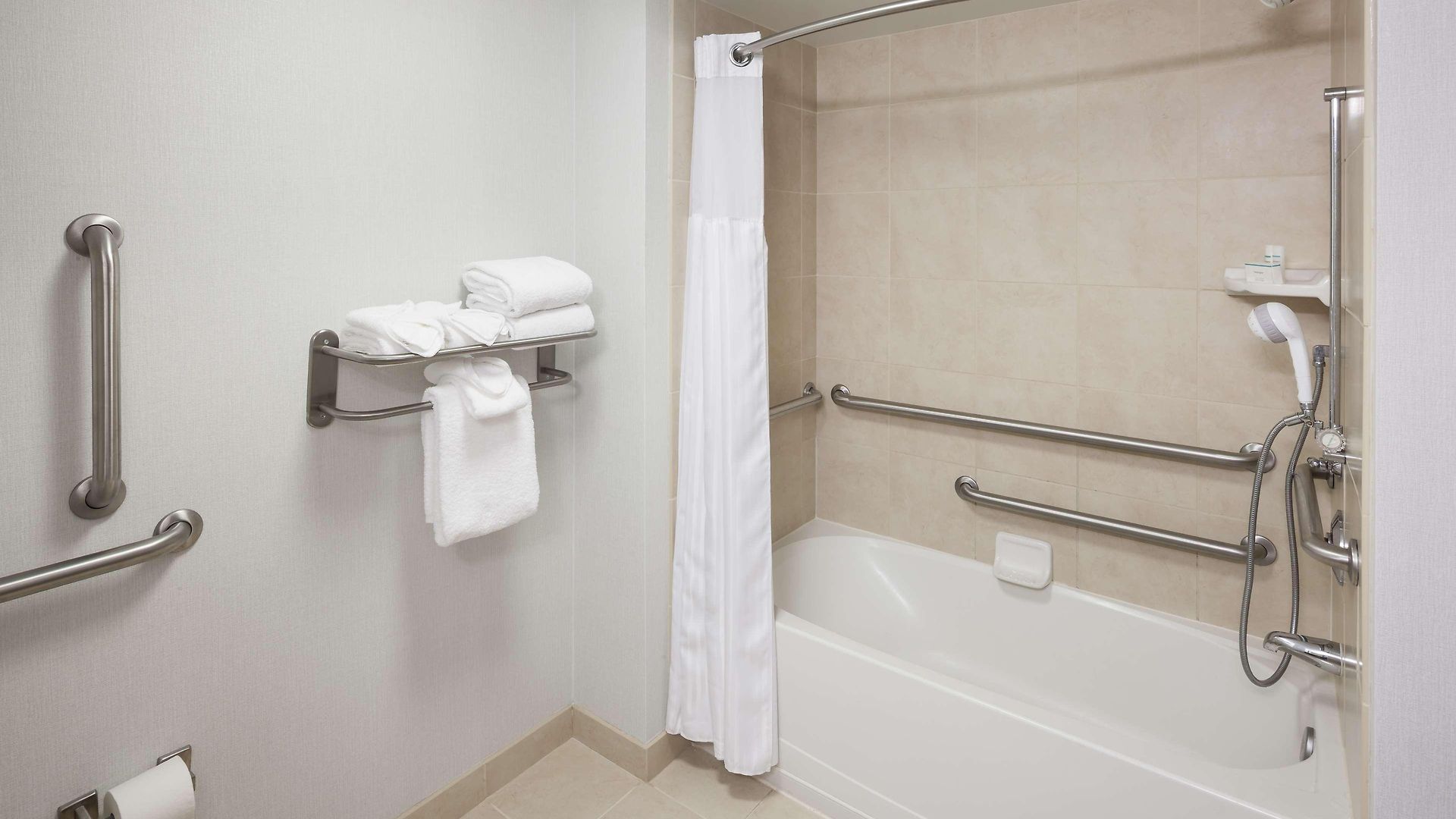 Hotel Hilton Garden Vanderbilt 3*