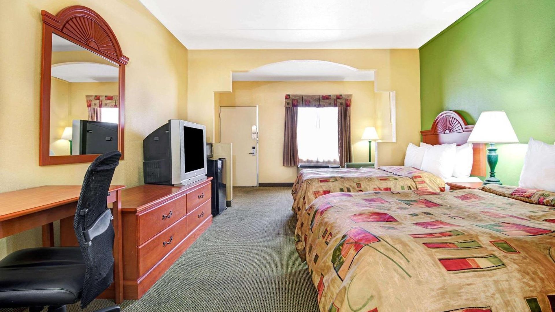 Super 8 By Wyndham Near Downtown / I-40 Hotel Nashville
