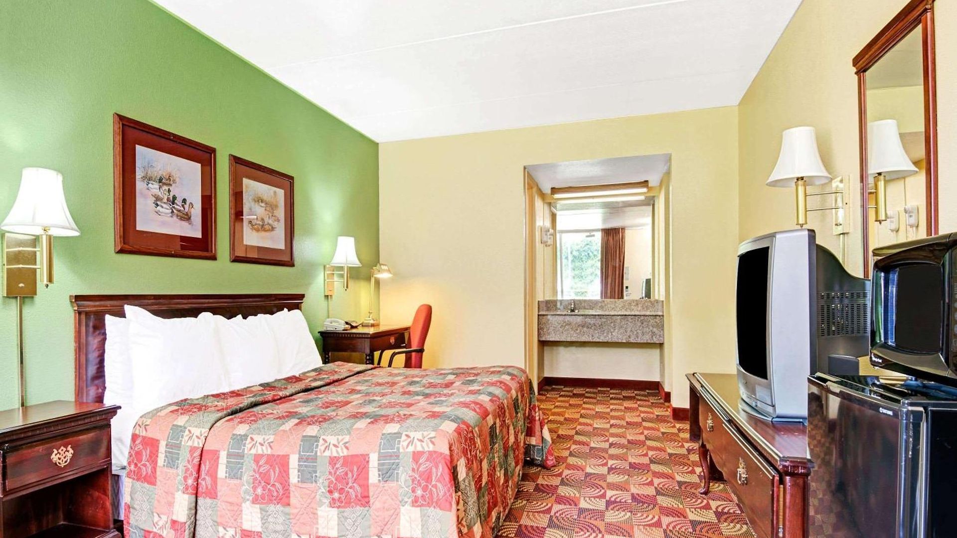 Super 8 By Wyndham Near Downtown / I-40 Nashville