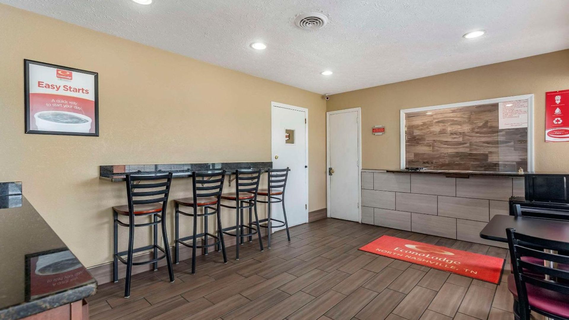 Econo North 3*