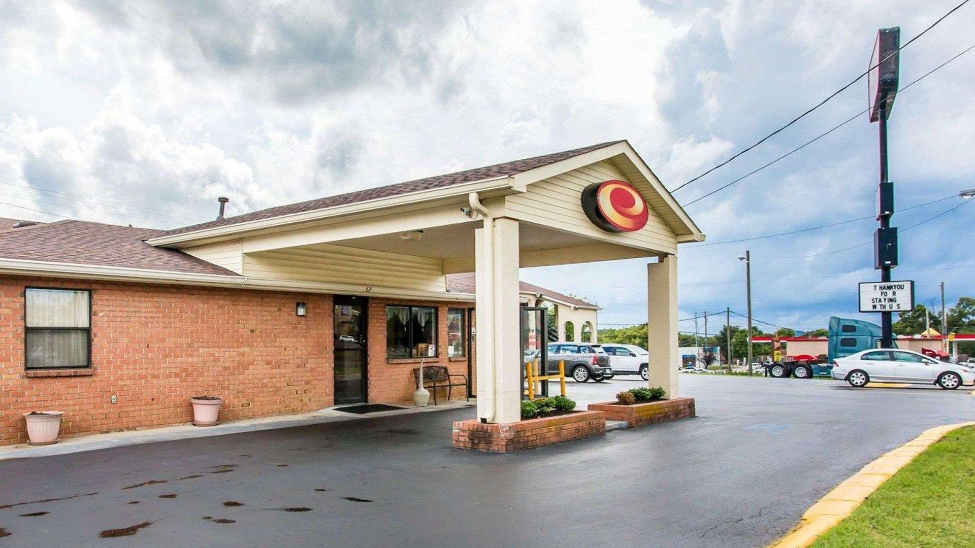 Econo North Motel 3*