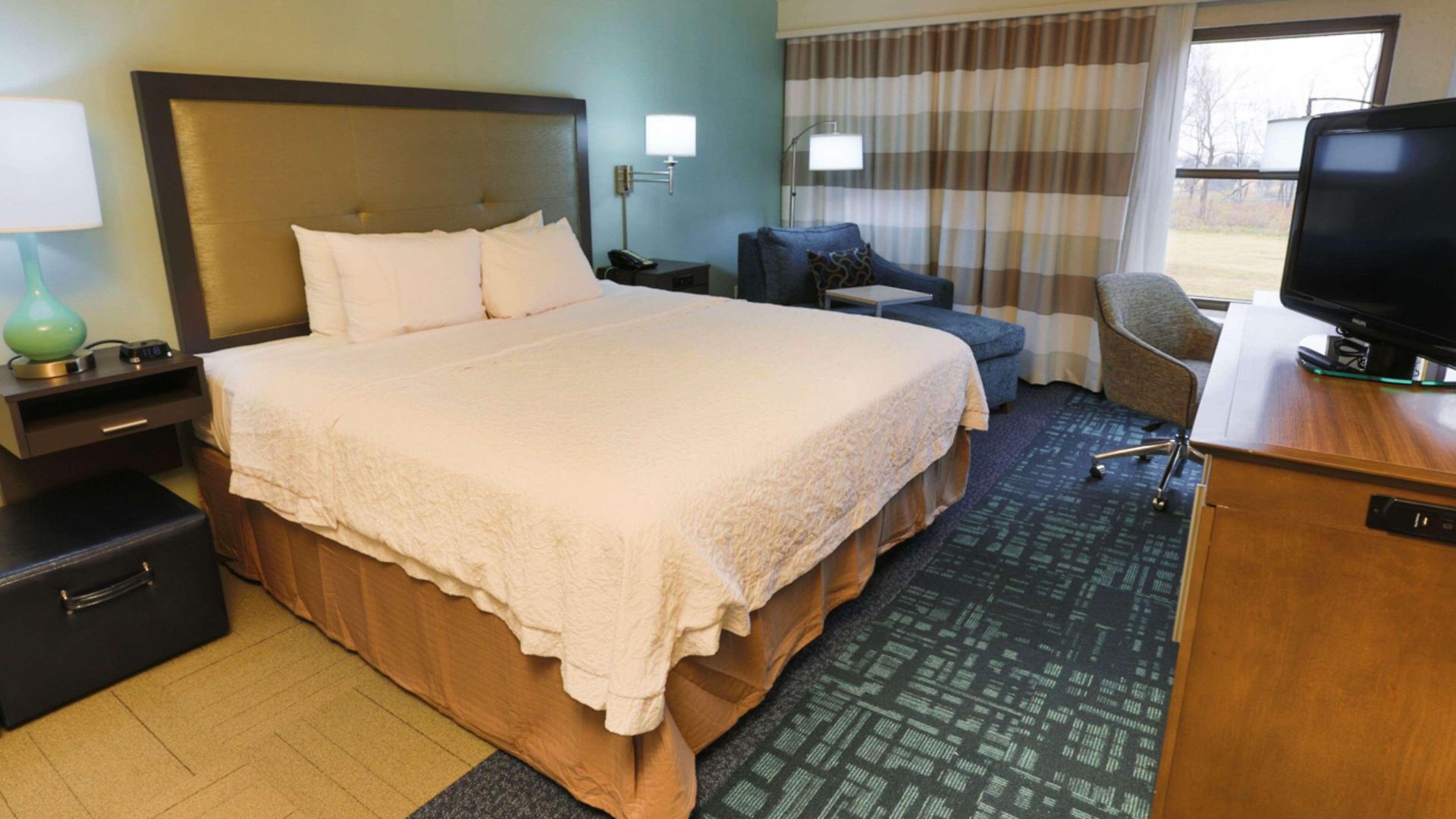 Hotel Hampton & Nashville-airport 3*