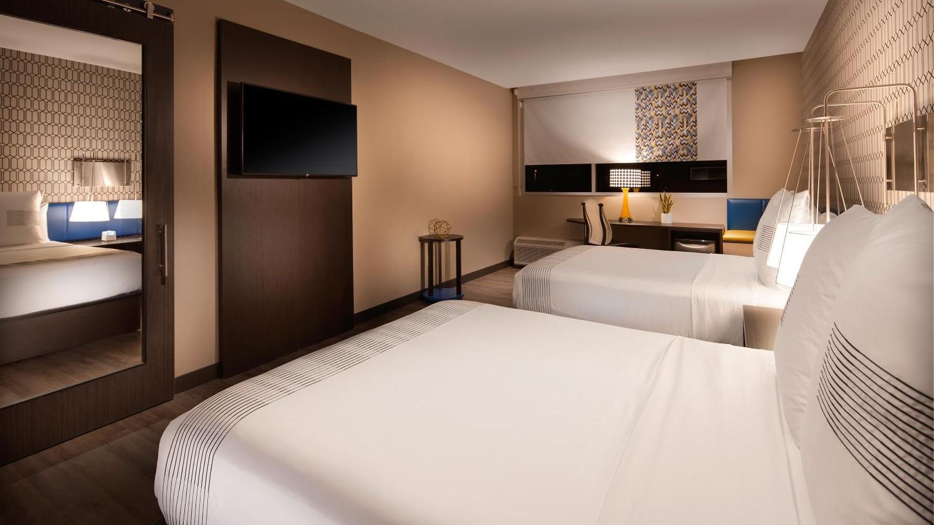 Glo Western Airport Hotel 3*