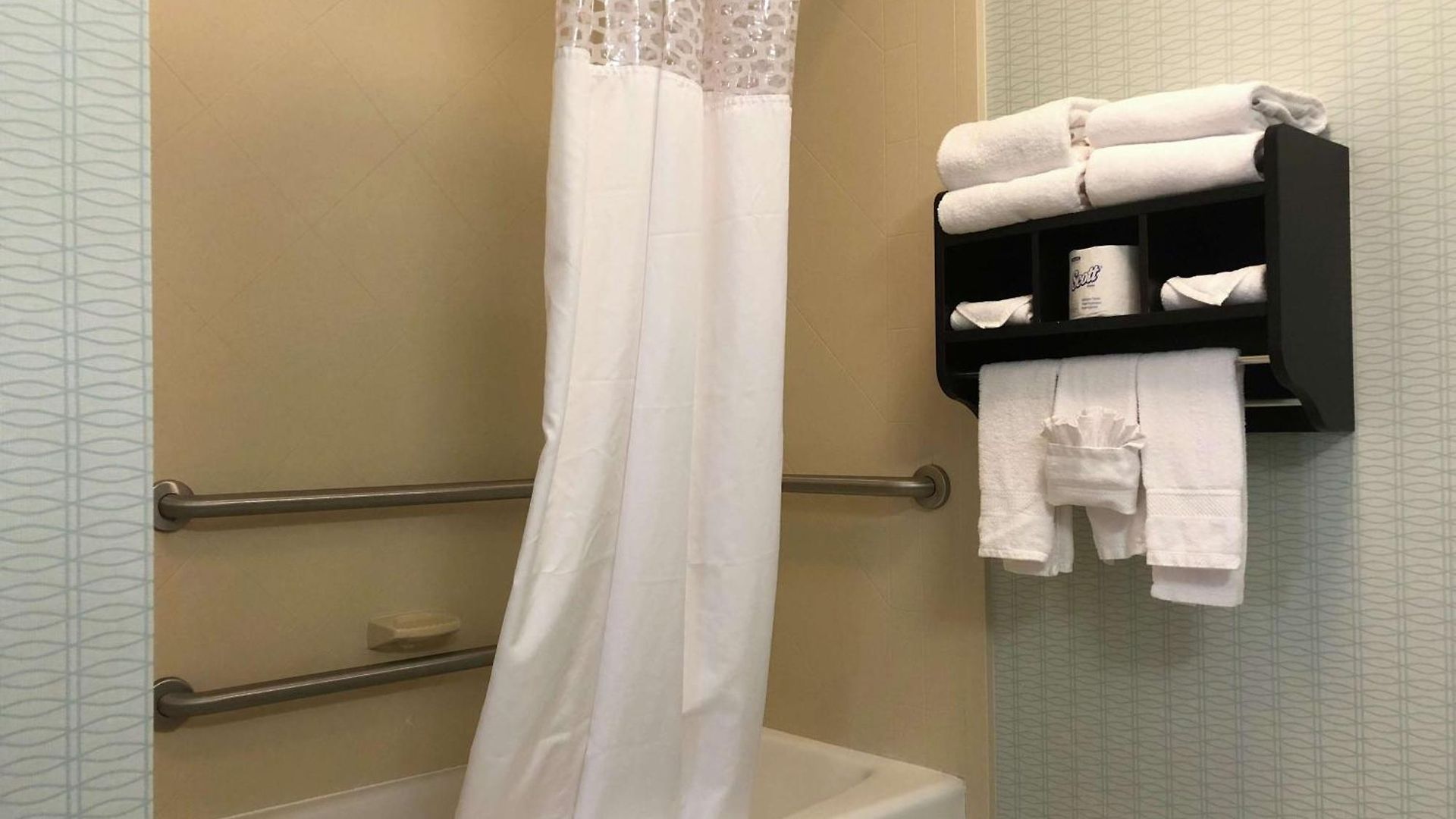 Hampton & At Opryland Hotel 3*