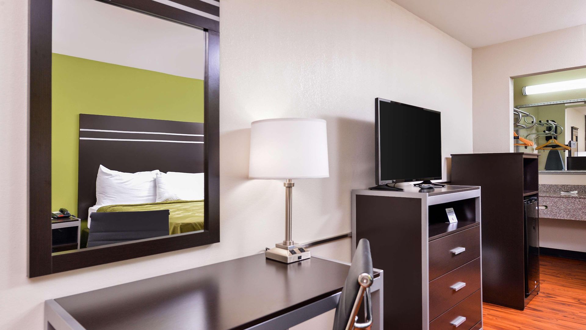 Hotel Americas Value Inn-nashville/airport South Nashville