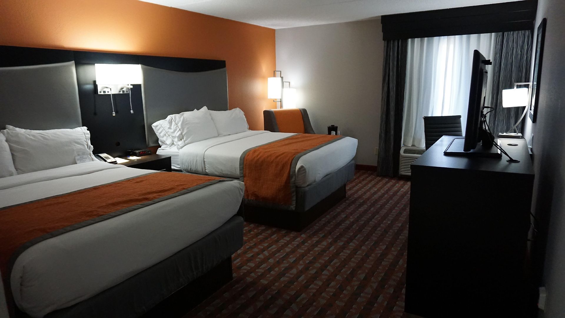 Express & Southeast - Antioch By Ihg Hotel