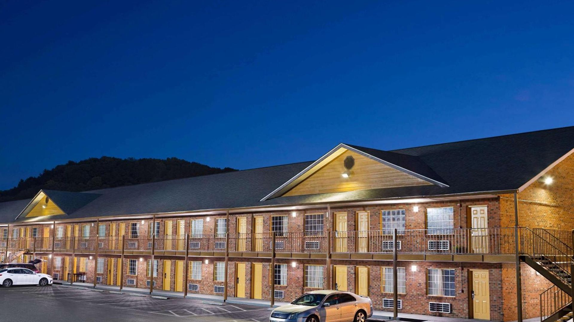 Super 8 By Wyndham Whites Creek/ Nw Area Hotel 2*