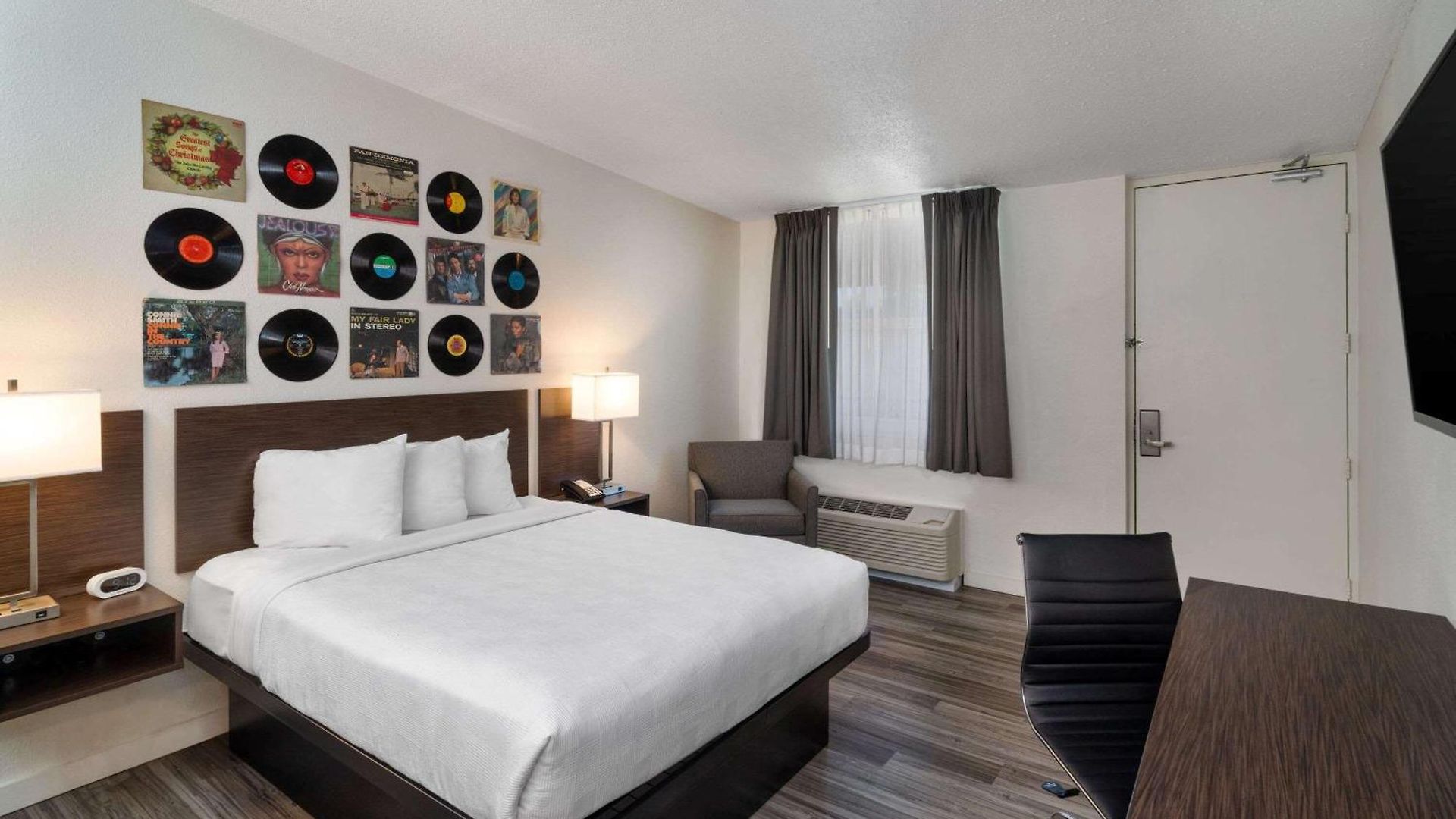 Hillside Crossing Hotel 3*