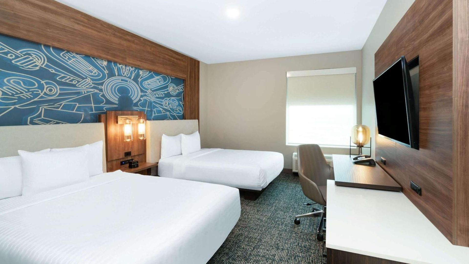 La Quinta & By Wyndham Downtown Stadium Hotel Nashville
