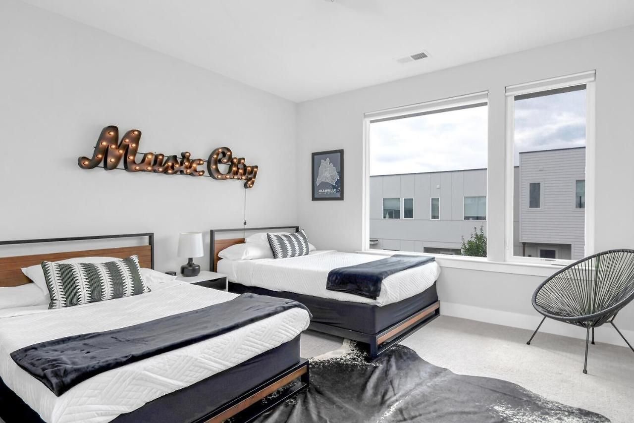 Big New And Modern With Skyline View Mural And Ping Pong * Nashville
