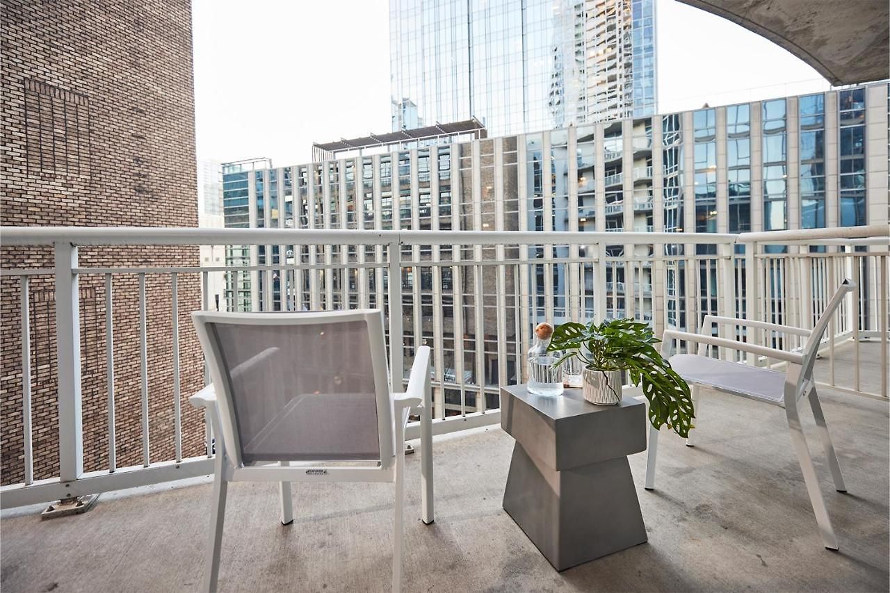 Placemakr Premier Sobro 5*