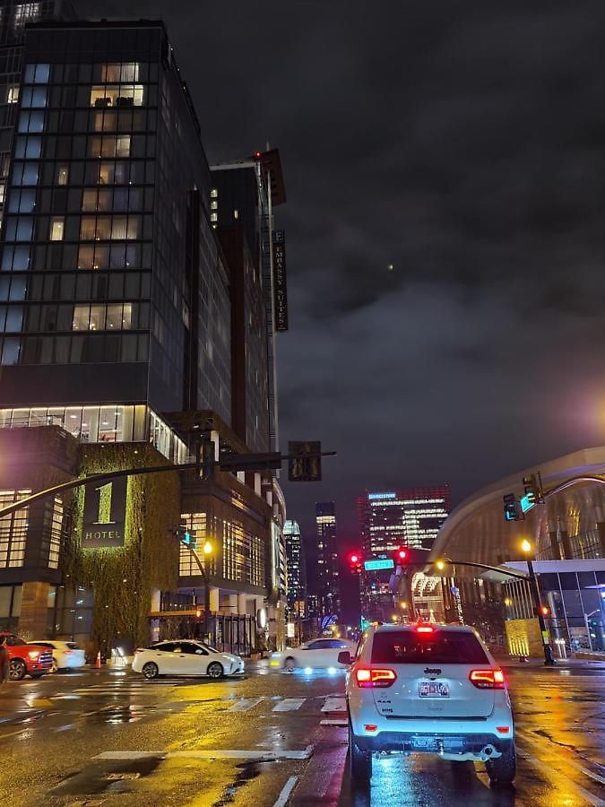 Apartment Palatial Abode With Downtown View & Free Parking *