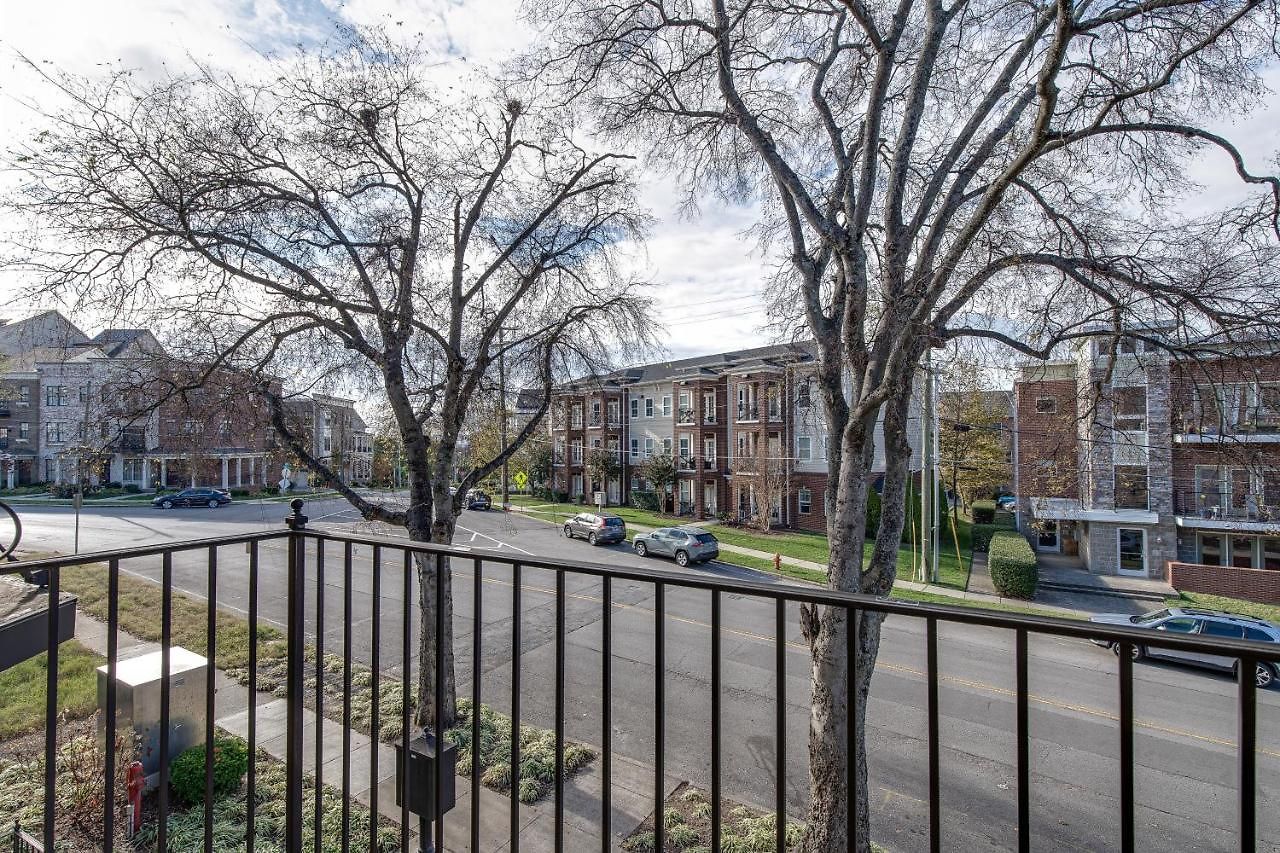 Apartment 2-bedroom Unit With Free Parking & 2 King Beds *