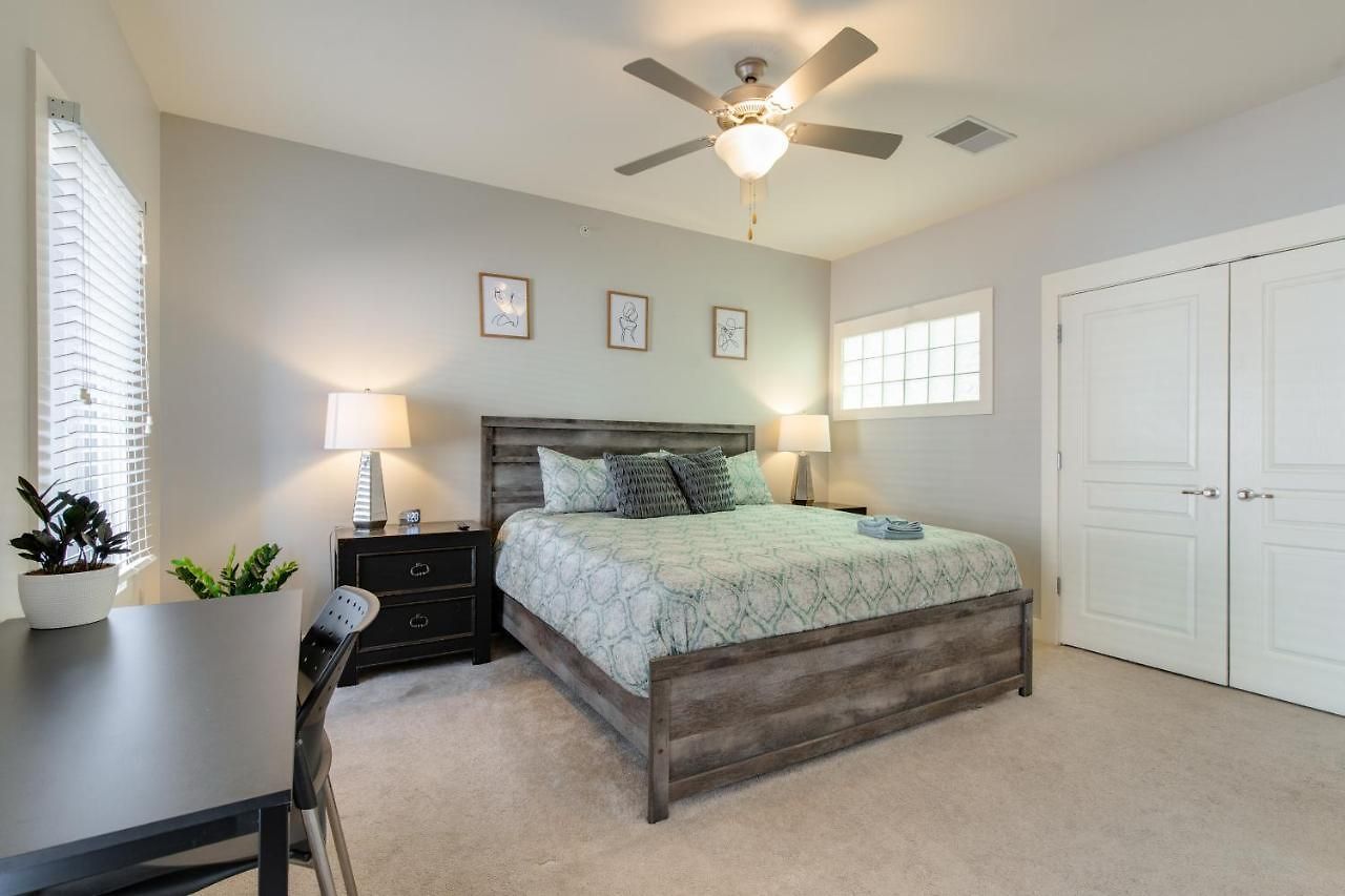 West End Townhome With 2 En-suites And Free Private Parking Holiday home Nashville