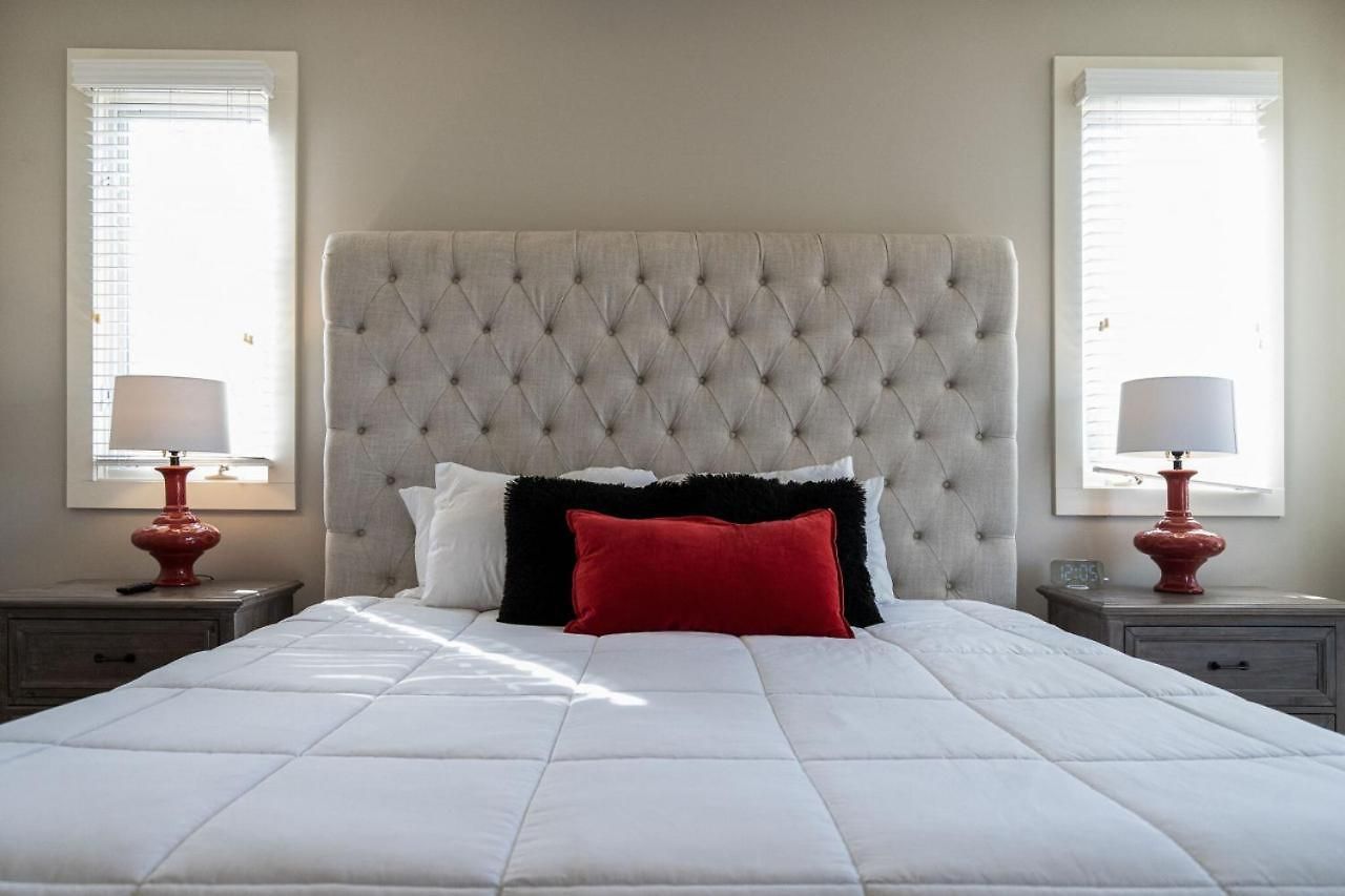 Music Row Luxury - Two King Bedrooms - Private Garage & Ensuite Baths Nashville