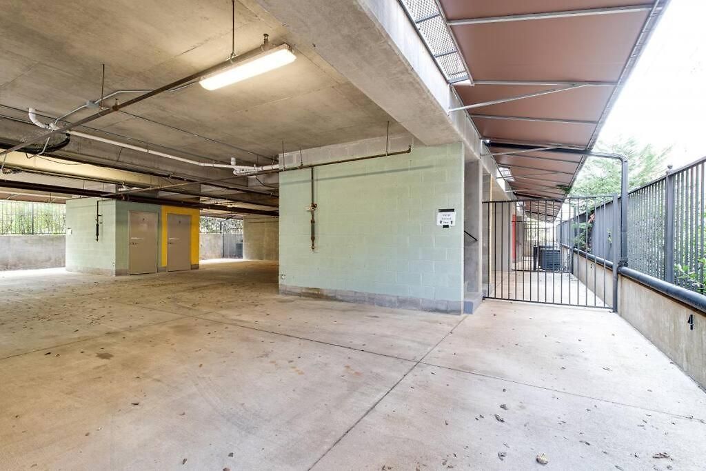3-story West End | Free Garage Parking | Near Vanderbilt Medical Nashville