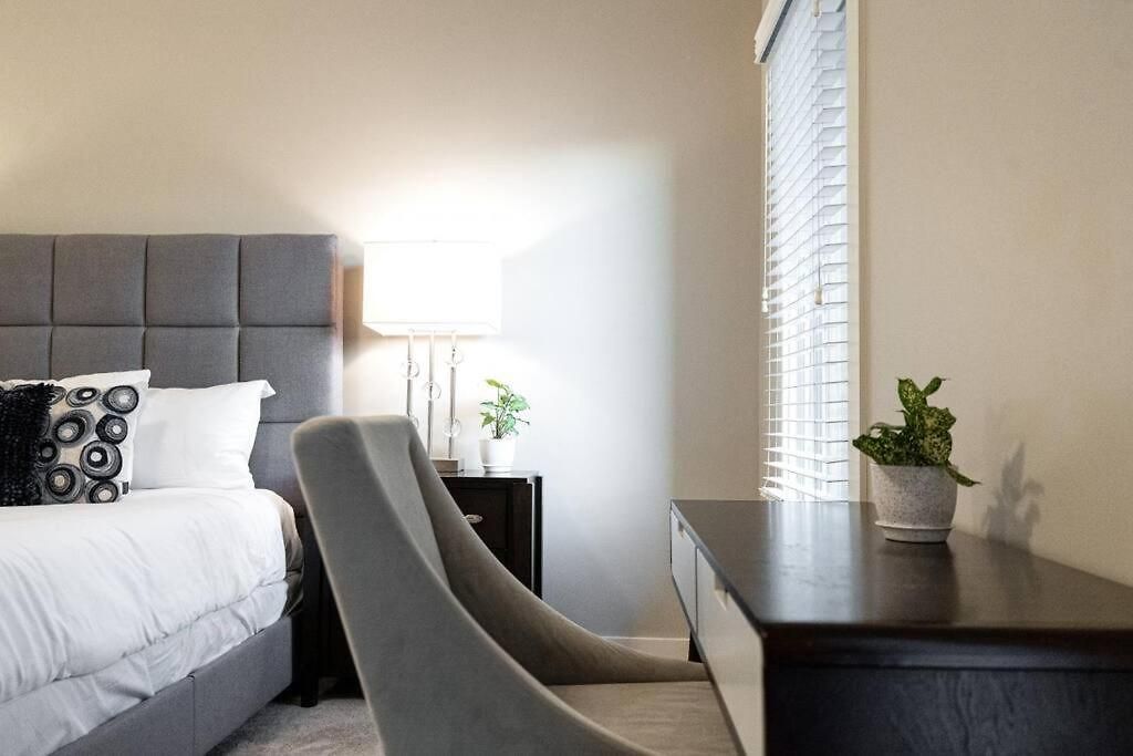 Three-level West End With Private Office And Free Secured Parking