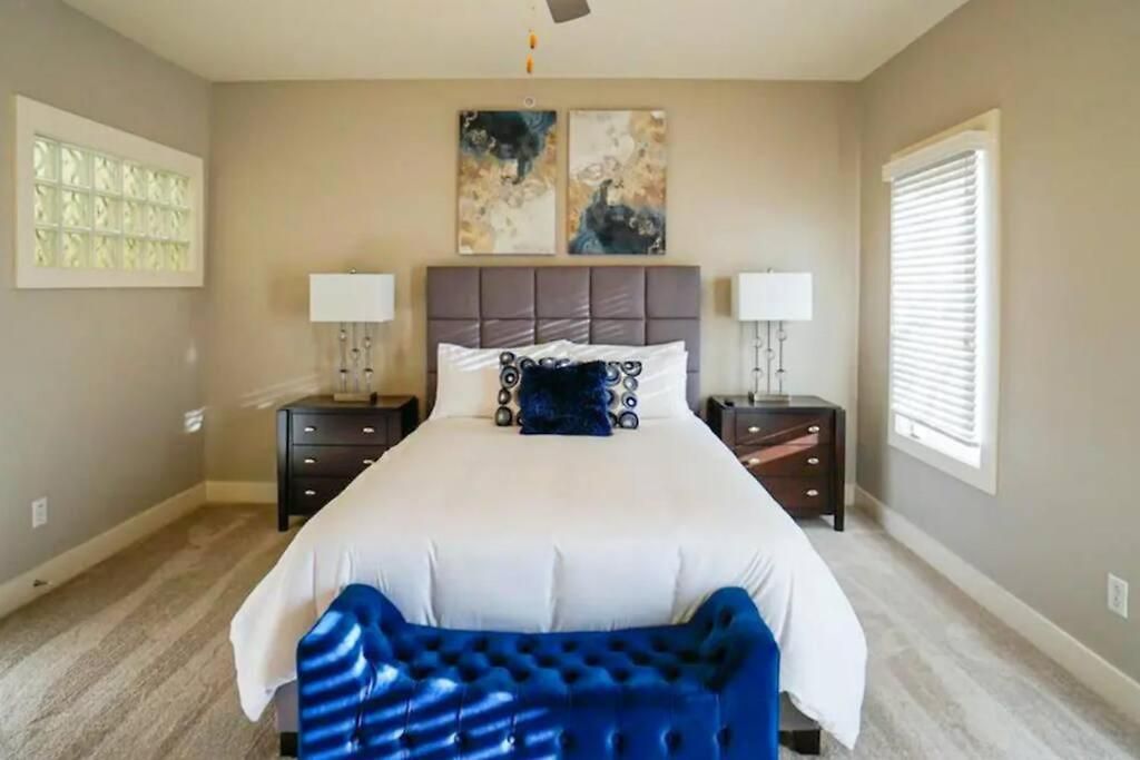 Three-level West End With Private Office And Free Secured Parking
