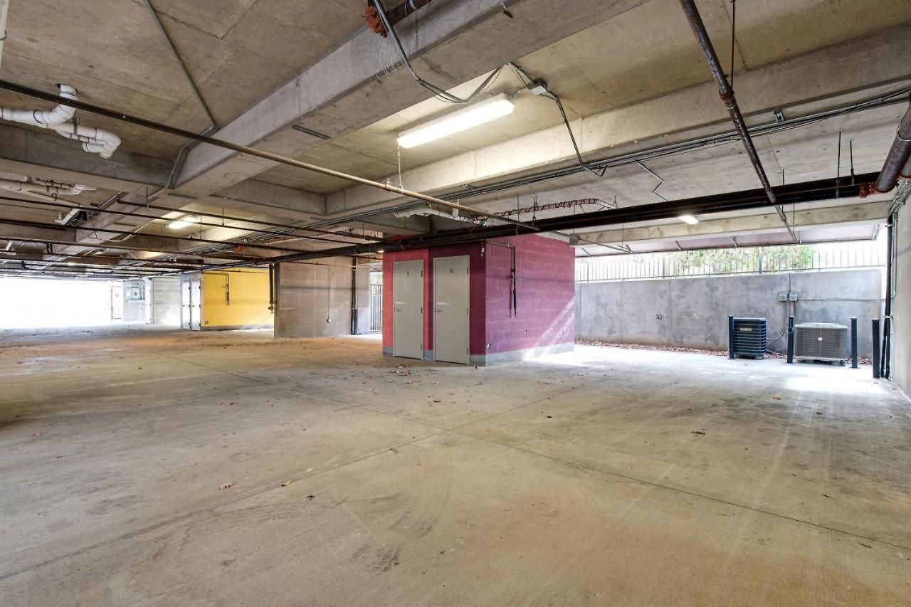 Music Row Luxury - Two King Bedrooms - Private Garage & Ensuite Baths