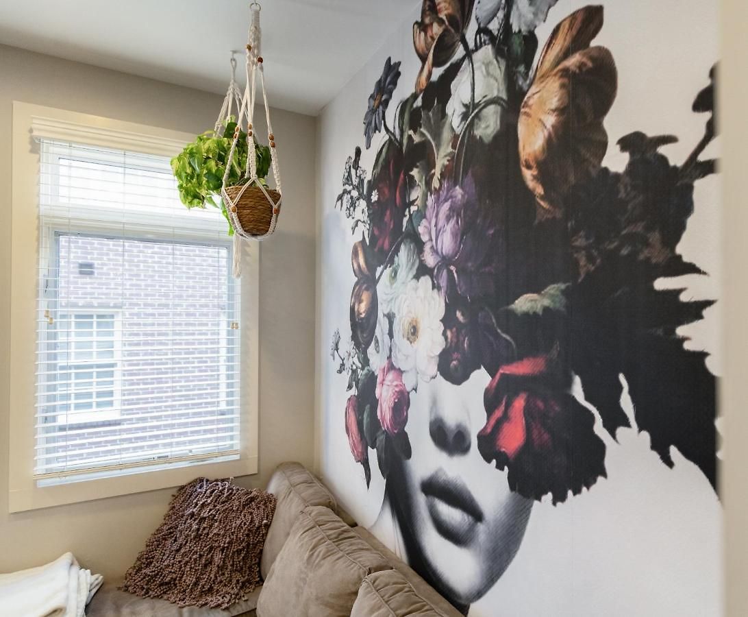 West End Townhome With 2 En-suites And Free Private Parking *