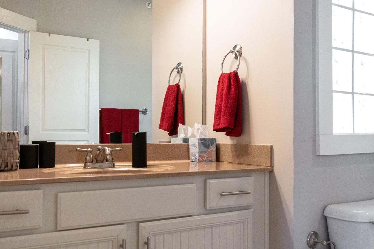Music Row Luxury - Two King Bedrooms - Private Garage & Ensuite Baths