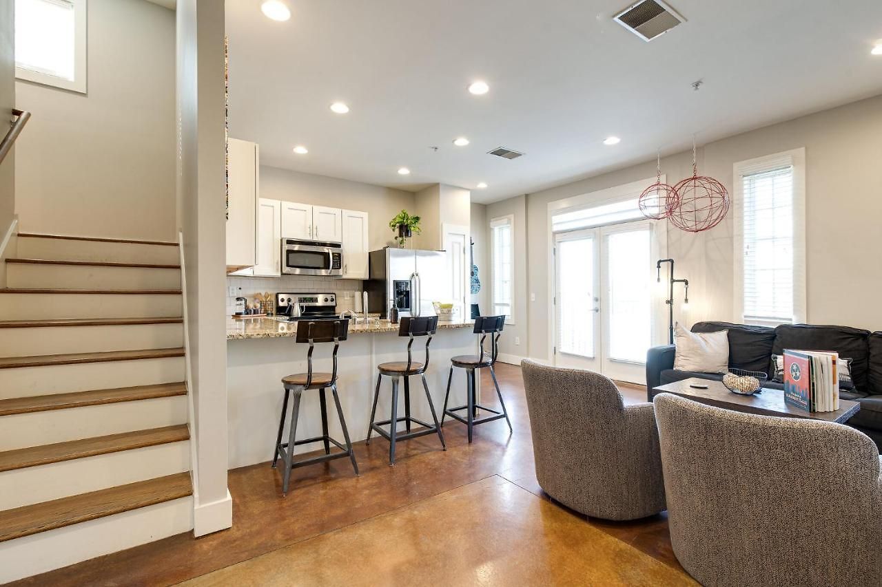 Holiday home Music Row Luxury - Two King Bedrooms - Private Garage & Ensuite Baths Nashville