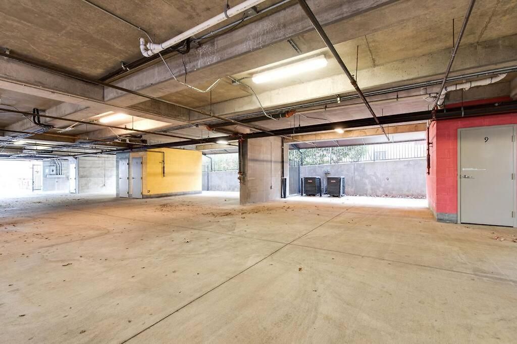 The Johnny Cash - Music Row District - Free Garage Parking - King Bed *