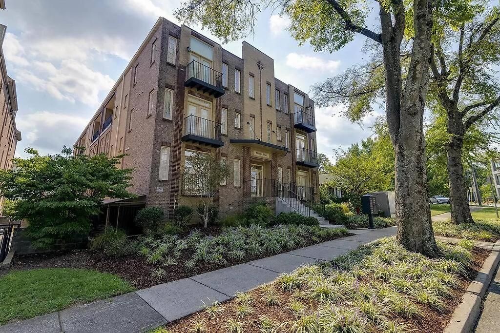 Three-level West End With Private Office And Free Secured Parking Nashville