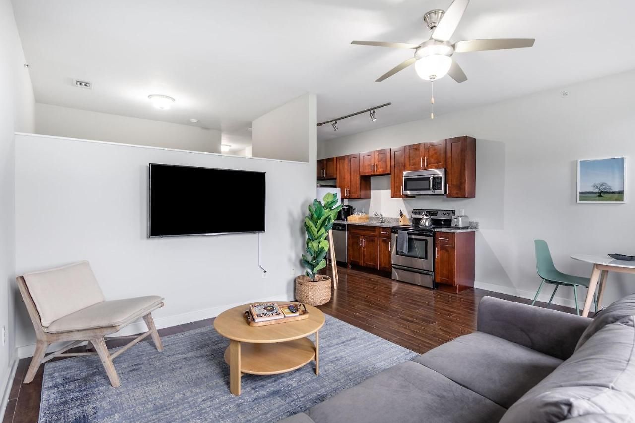 Cozysuites Musicrow Astonishing Studio! 52 Apartment
