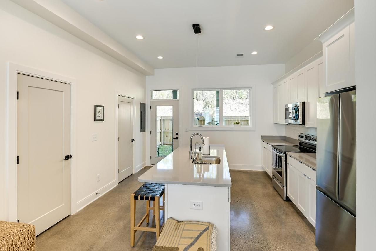 Holiday home 7 Mi To Dtwn Nashville: Modern Madison Townhome Nashville
