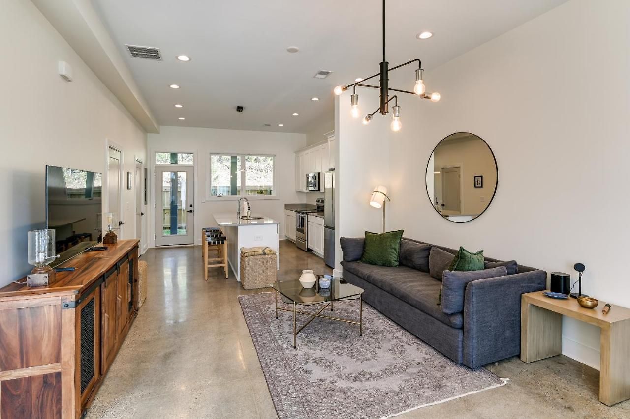 7 Mi To Dtwn Nashville: Modern Madison Townhome *